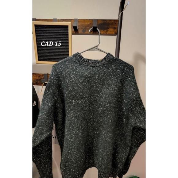 Knitted Gap Sweater - Picture 2 of 4